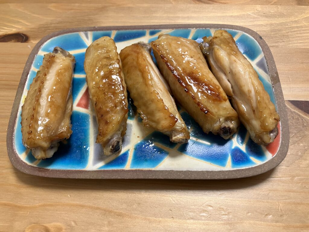 良い感じに焼けた　鶏肉のリブの焼肉のたれ焼