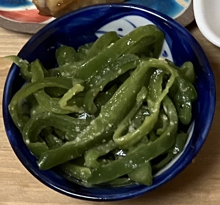 娘が意外に食べてくれた　ピーマンのお浸し