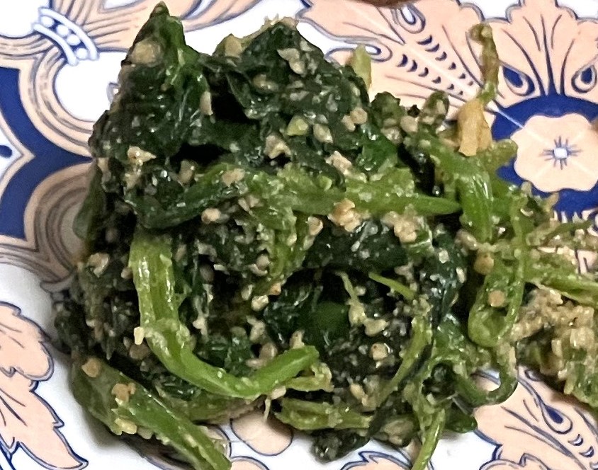 少し甘めの味付けで子供が食べやすいほうれん草の胡麻和え