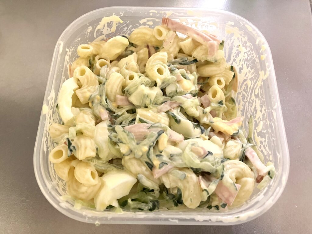 作り置きで次の日も活用できるマカロニサラダ